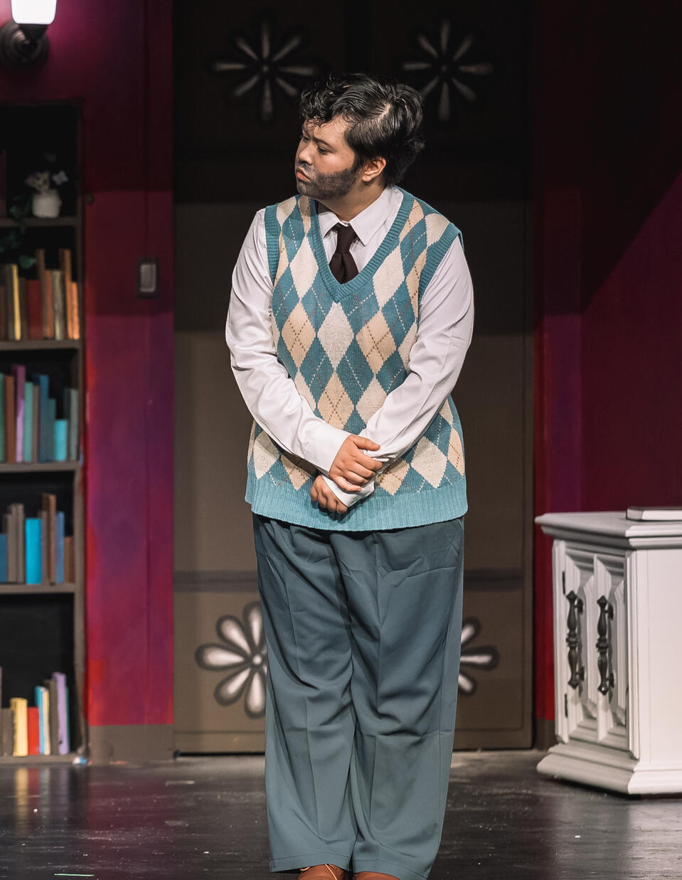 Robert/Thomas Colleymore (The Play That Goes Wrong)